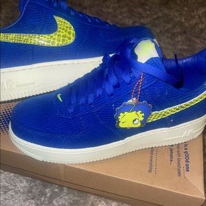 Corduroy Volt Snakeskin Swoosh